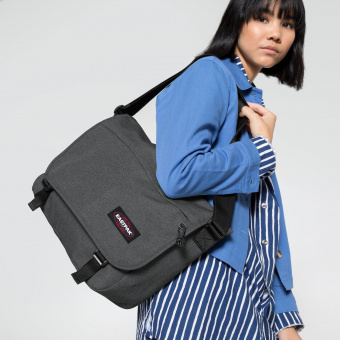 Сумка мессенджер Eastpak Delegate Black Denim
