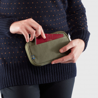 Кошелек Fjallraven Kanken Travel Wallet 620 (Green)