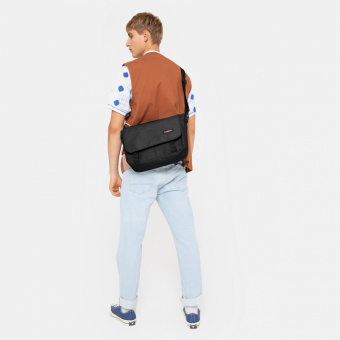 Сумка-мессенджер Eastpak Jr Black