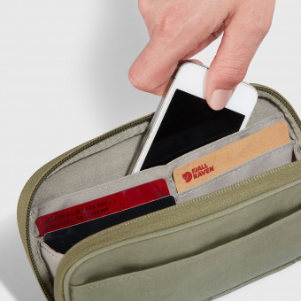 Кошелек Fjallraven Kanken Travel Wallet 620 (Green)